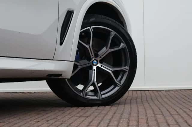 BMW X5 (2021) thumbnail 9
