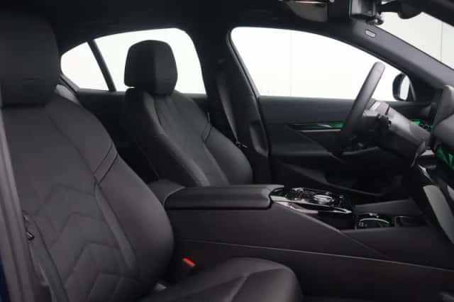 BMW i5 (2025) thumbnail 12