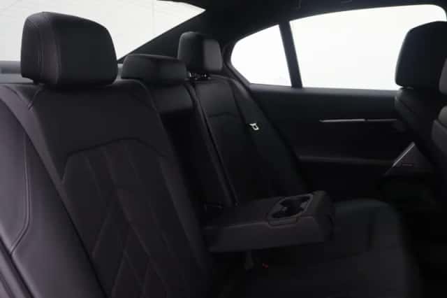 BMW i5 (2025) thumbnail 14