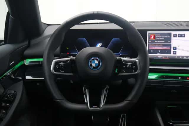 BMW i5 (2025) thumbnail 17