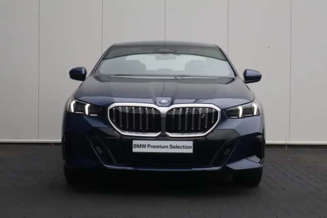 BMW i5 (2025) thumbnail 3