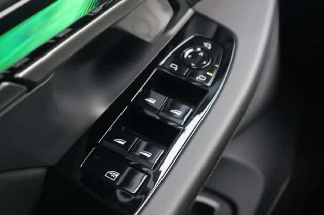 BMW i5 (2025) thumbnail 21