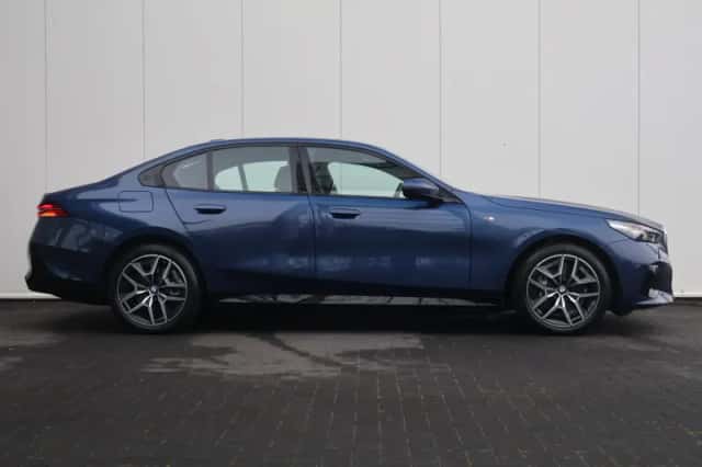 BMW i5 (2025) thumbnail 5