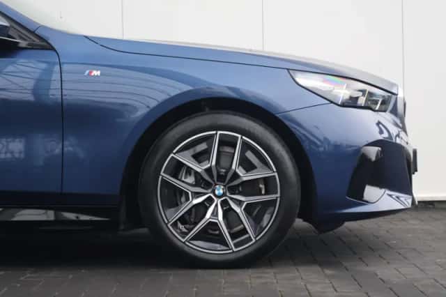 BMW i5 (2025) thumbnail 6