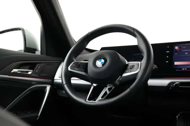 BMW X1 (2024) thumbnail 16