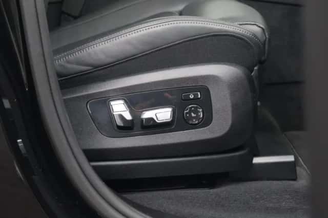 BMW X7 (2023) thumbnail 12