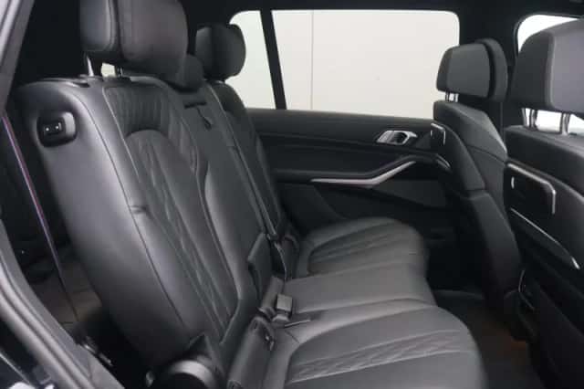 BMW X7 (2023) thumbnail 13