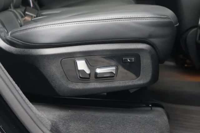 BMW X7 (2023) thumbnail 14