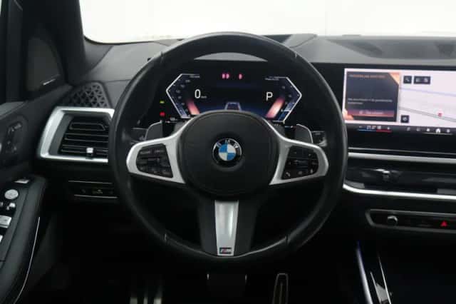 BMW X7 (2023) thumbnail 24