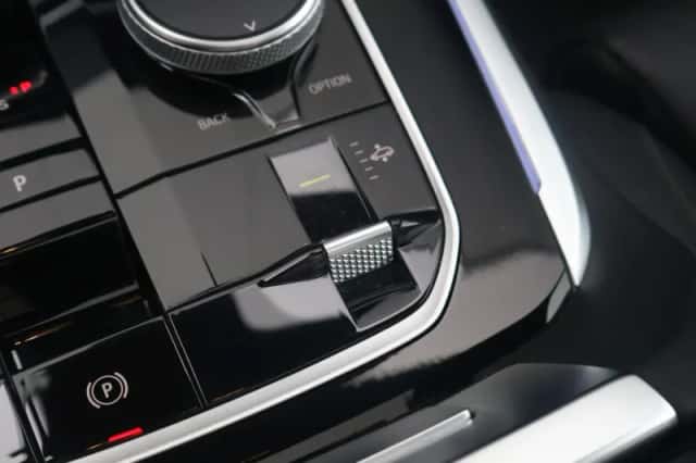 BMW X7 (2023) thumbnail 30