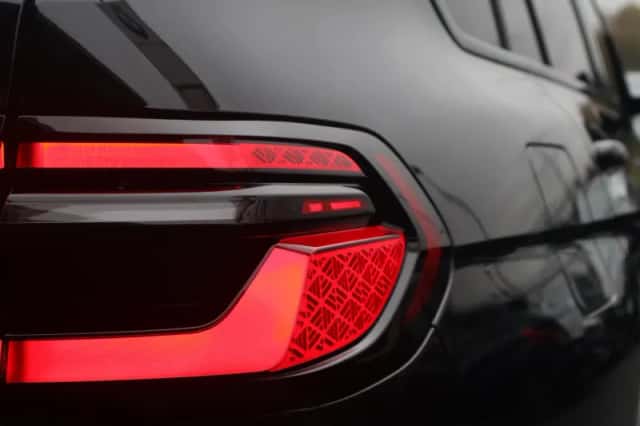 BMW X7 (2023) thumbnail 4