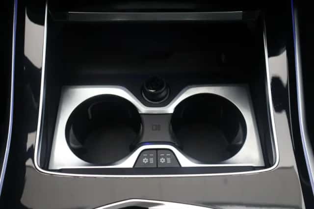 BMW X7 (2023) thumbnail 35