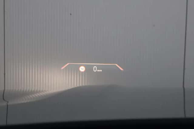 BMW X7 (2023) thumbnail 38