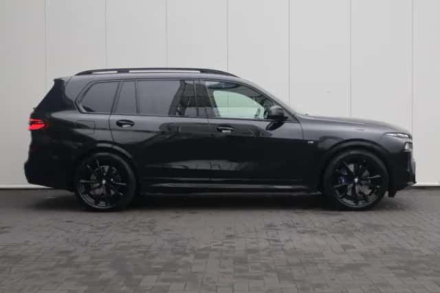 BMW X7 (2023) thumbnail 5