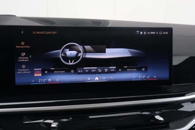 BMW X7 (2023) thumbnail 44