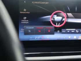 BMW X7 (2023) thumbnail 45