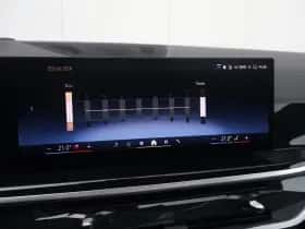 BMW X7 (2023) thumbnail 49