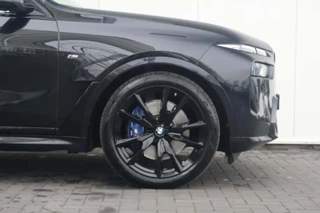BMW X7 (2023) thumbnail 6