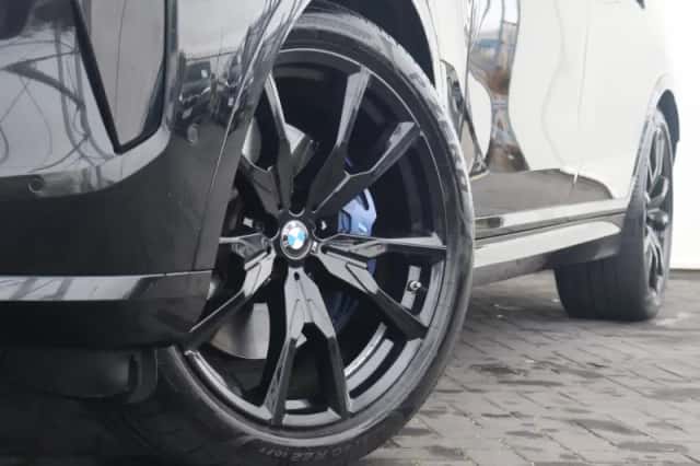 BMW X7 (2023) thumbnail 51