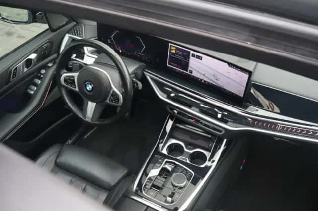 BMW X7 (2023) thumbnail 57