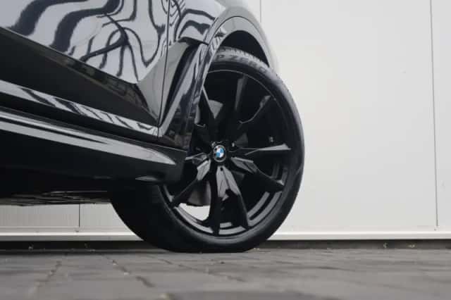 BMW X7 (2023) thumbnail 10