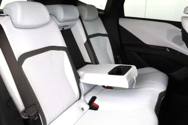BMW iX3 (2026) thumbnail 11