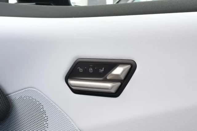 BMW iX3 (2026) thumbnail 38