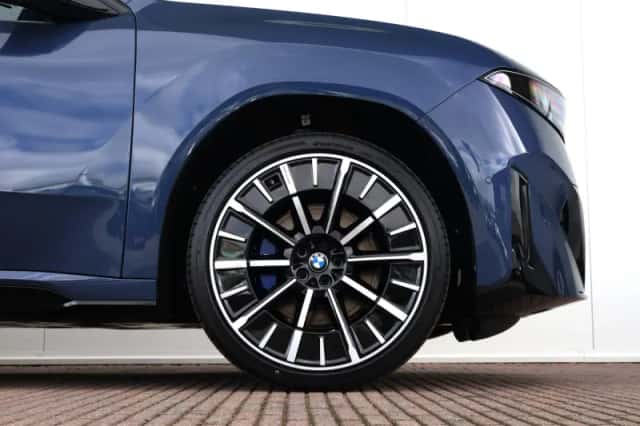 BMW iX3 (2026) thumbnail 6