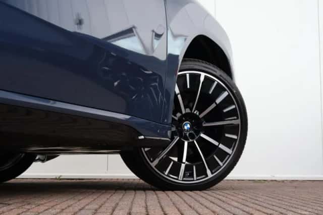 BMW iX3 (2026) thumbnail 7