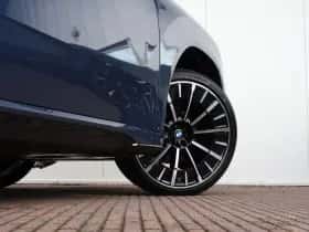 BMW iX3 (2026) thumbnail 7
