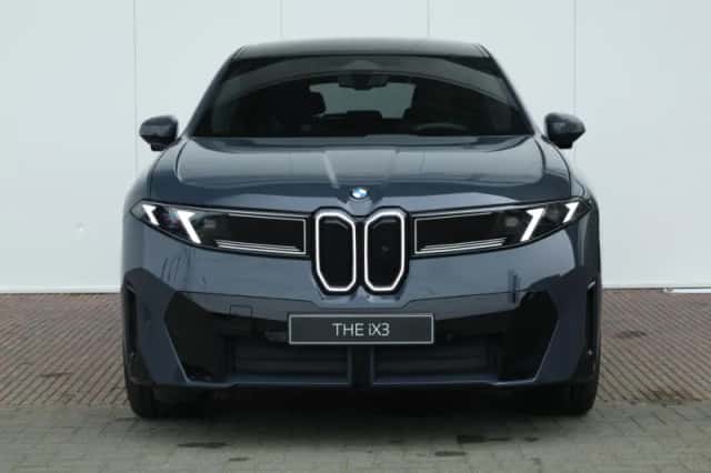 BMW iX3 (2026) thumbnail 2