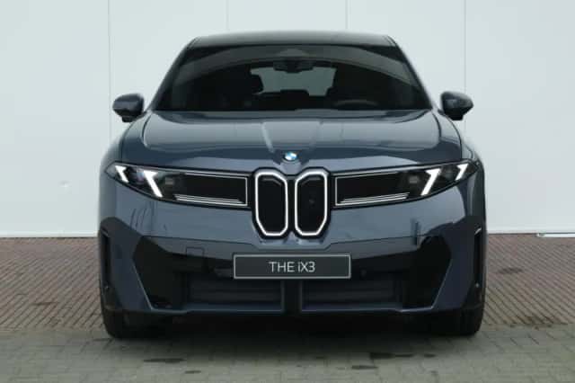 BMW iX3 (2026) thumbnail 2