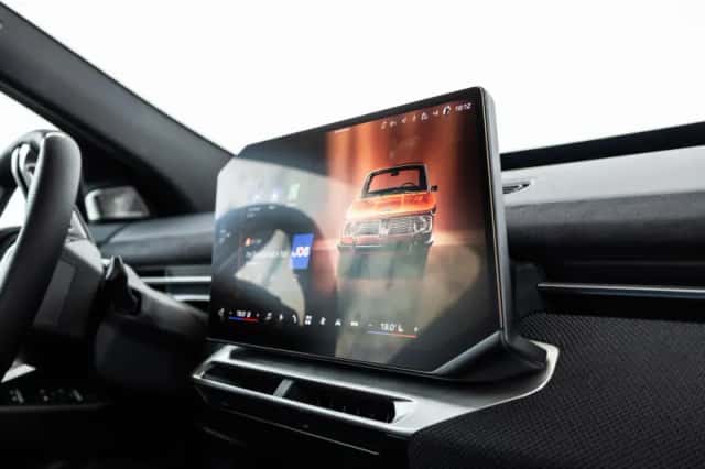 BMW iX3 (2026) thumbnail 16