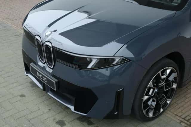 BMW iX3 (2026) thumbnail 4