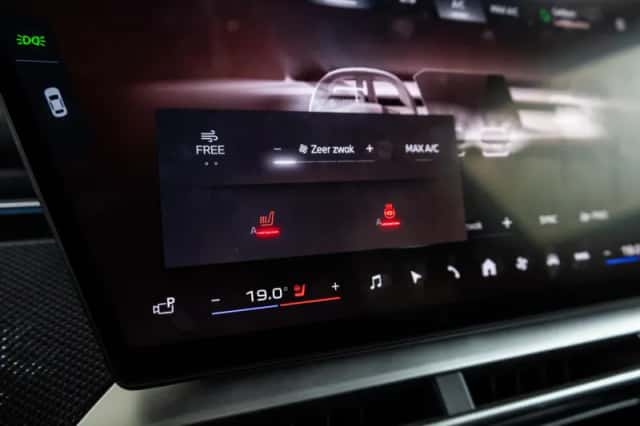 BMW iX3 (2026) thumbnail 41