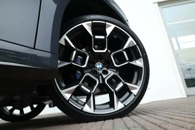 BMW iX3 (2026) thumbnail 8