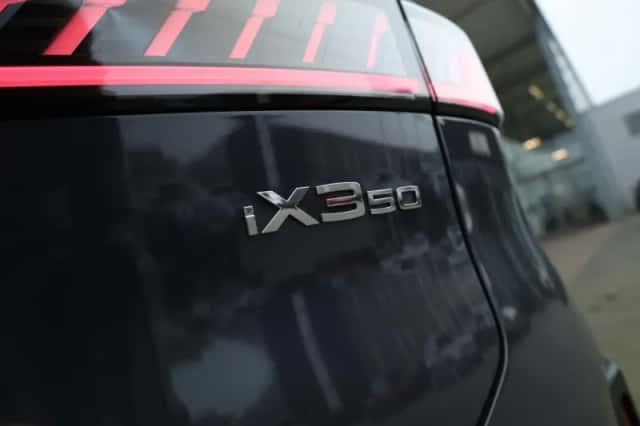 BMW iX3 (2026) thumbnail 9