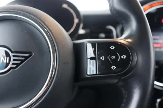 MINI Electric (2022) thumbnail 13