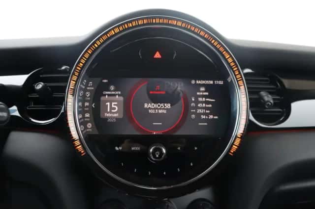 MINI Electric (2022) thumbnail 14