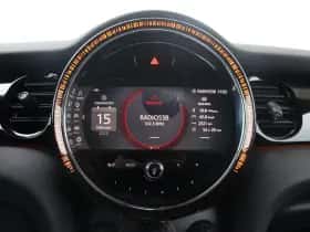 MINI Electric (2022) thumbnail 14