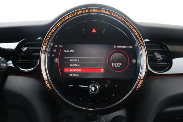 MINI Electric (2022) thumbnail 15