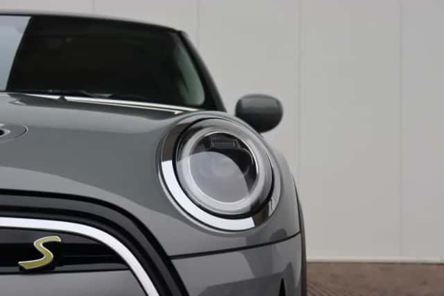 MINI Electric (2022) thumbnail 3