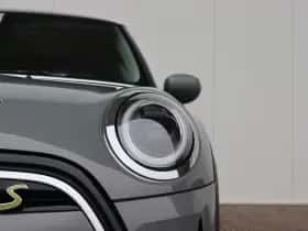 MINI Electric (2022) thumbnail 3