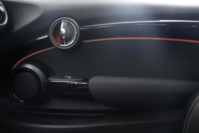 MINI Electric (2022) thumbnail 23
