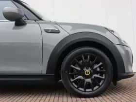 MINI Electric (2022) thumbnail 5