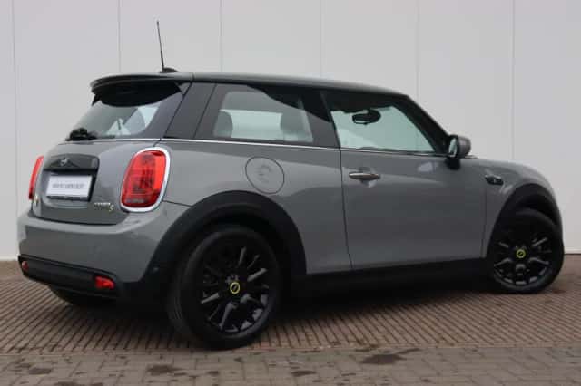 MINI Electric (2022) thumbnail 6