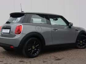 MINI Electric (2022) thumbnail 6