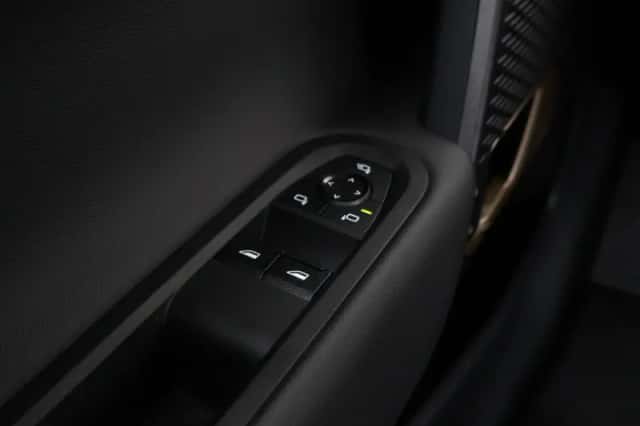 MINI Cooper (2026) thumbnail 15