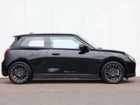MINI Cooper (2026) thumbnail 5