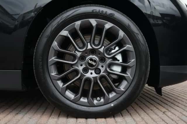 MINI Cooper (2026) thumbnail 6